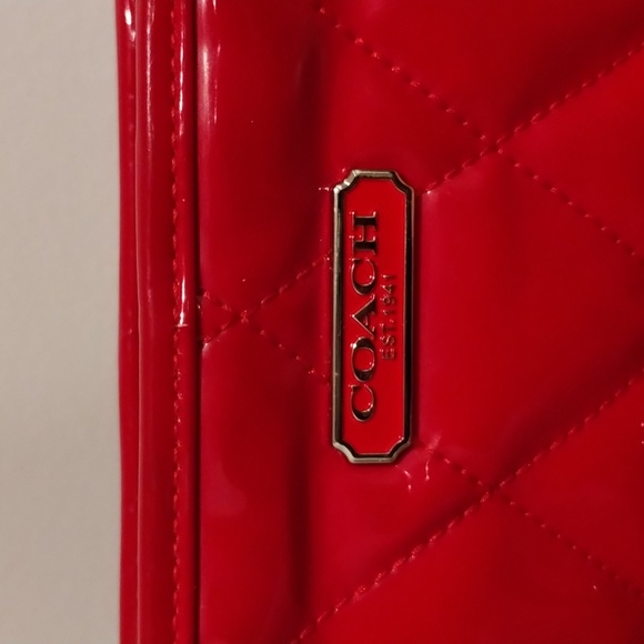 Coach Poppy Quilted Liquid Gloss Cherry Red Patent Leather Shoulder Bag Rare - Picture 10 of 17